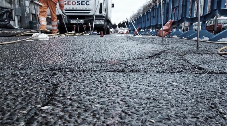 Roma chantier sur route communale